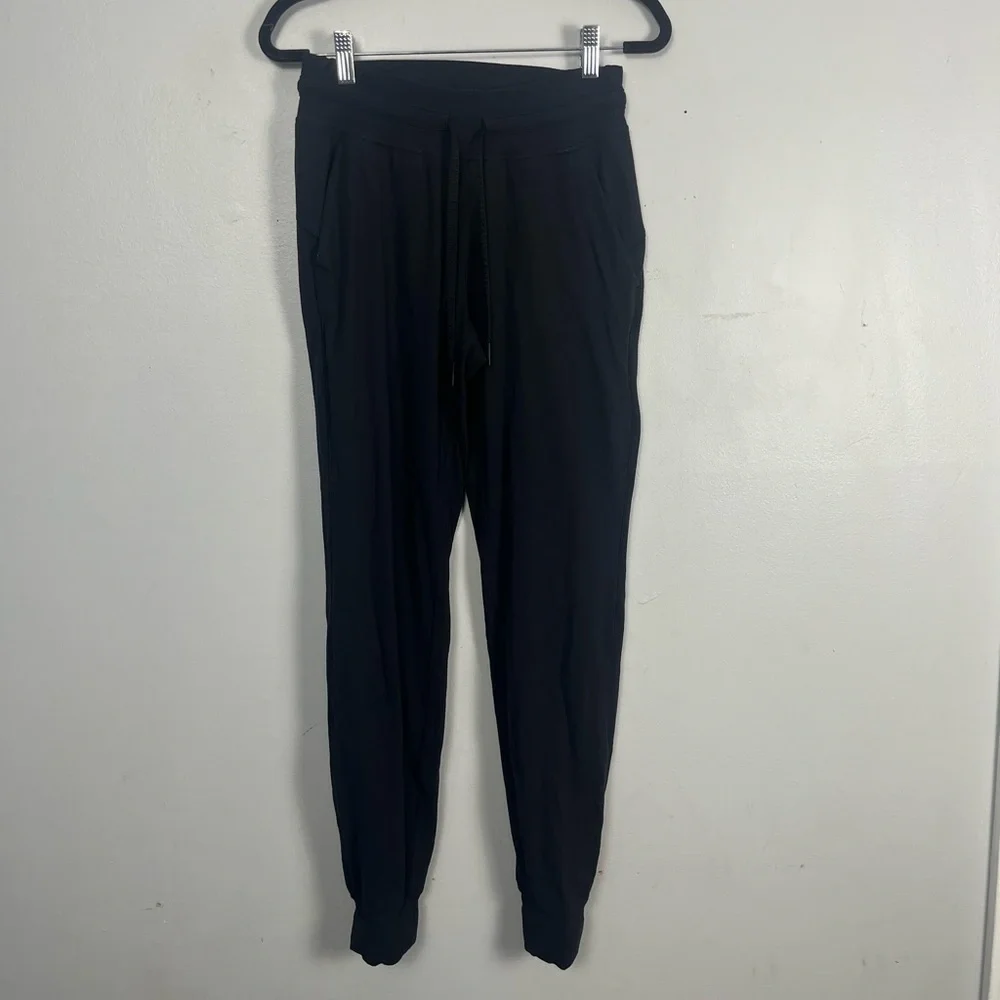 Lululemon On Track Jogger Black size 4